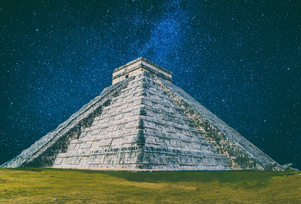 Mayan pyramid of Kukulcan El Castillo in Chichen-Itza